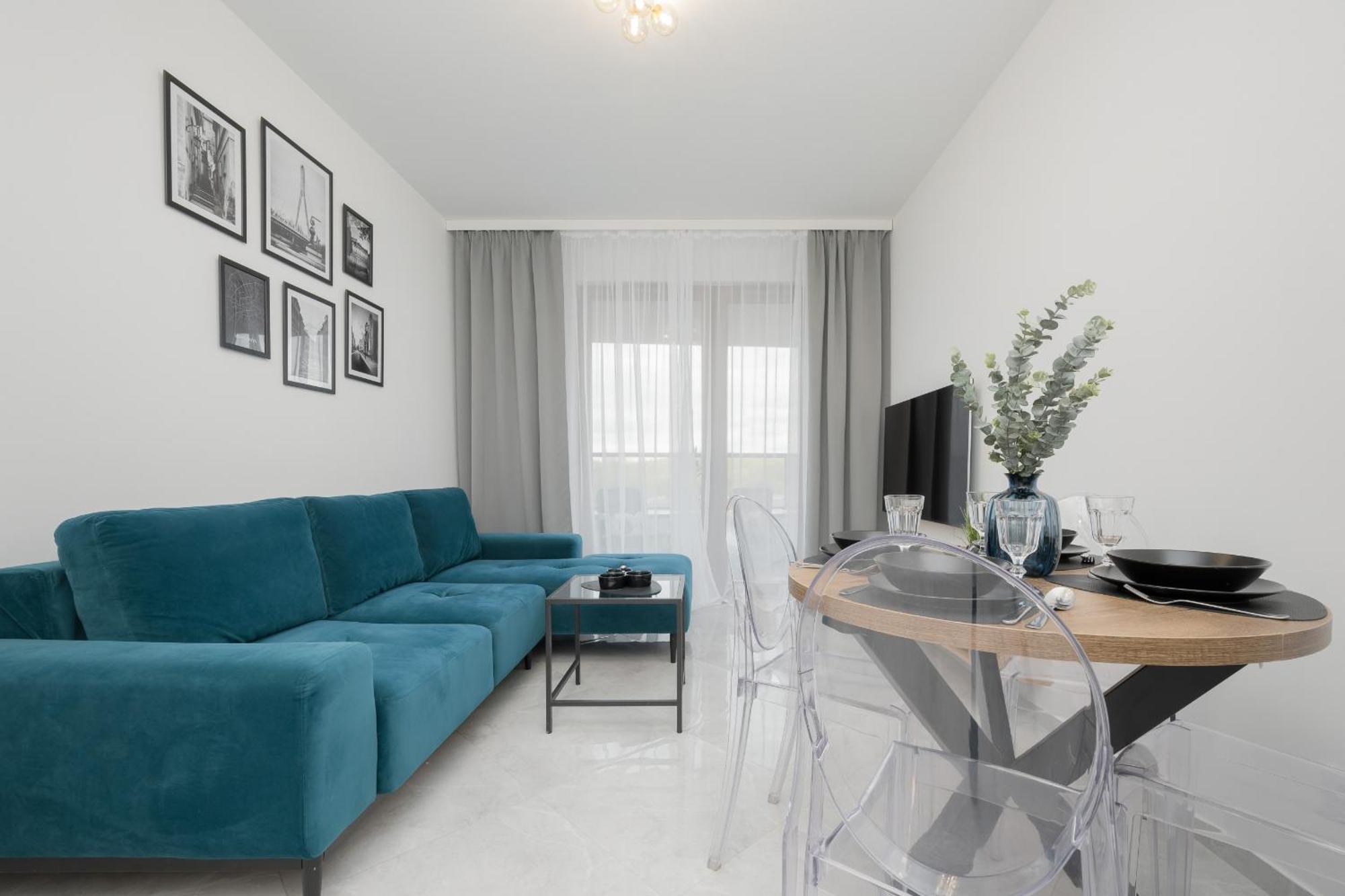 Apartment With Balcony & Parking In Warsaw By Noclegi Renters ภายนอก รูปภาพ