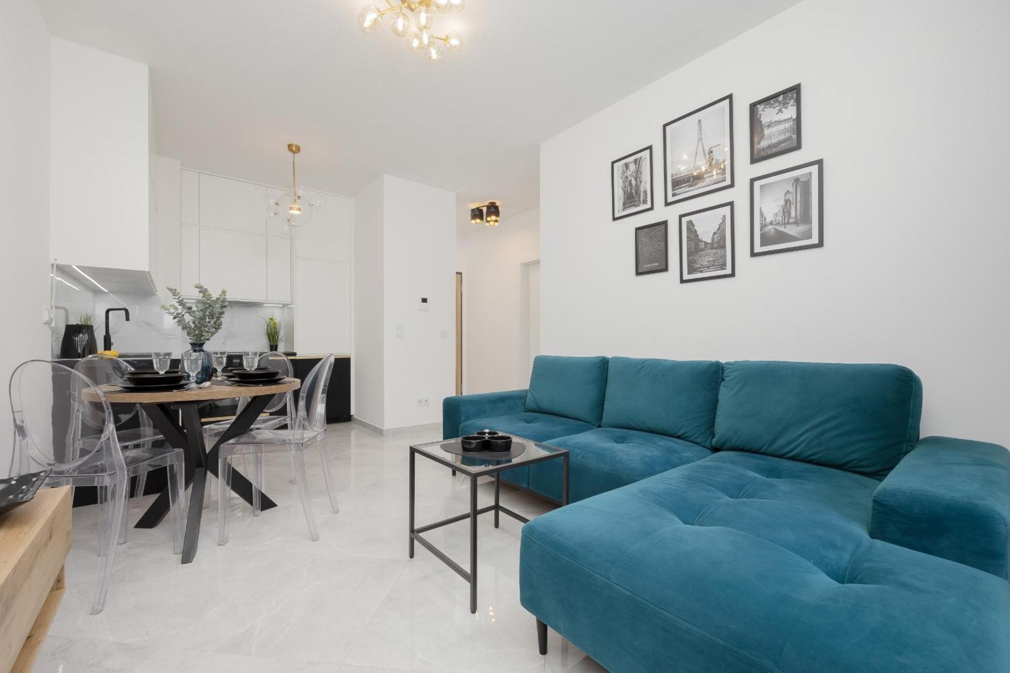 Apartment With Balcony & Parking In Warsaw By Noclegi Renters ภายนอก รูปภาพ