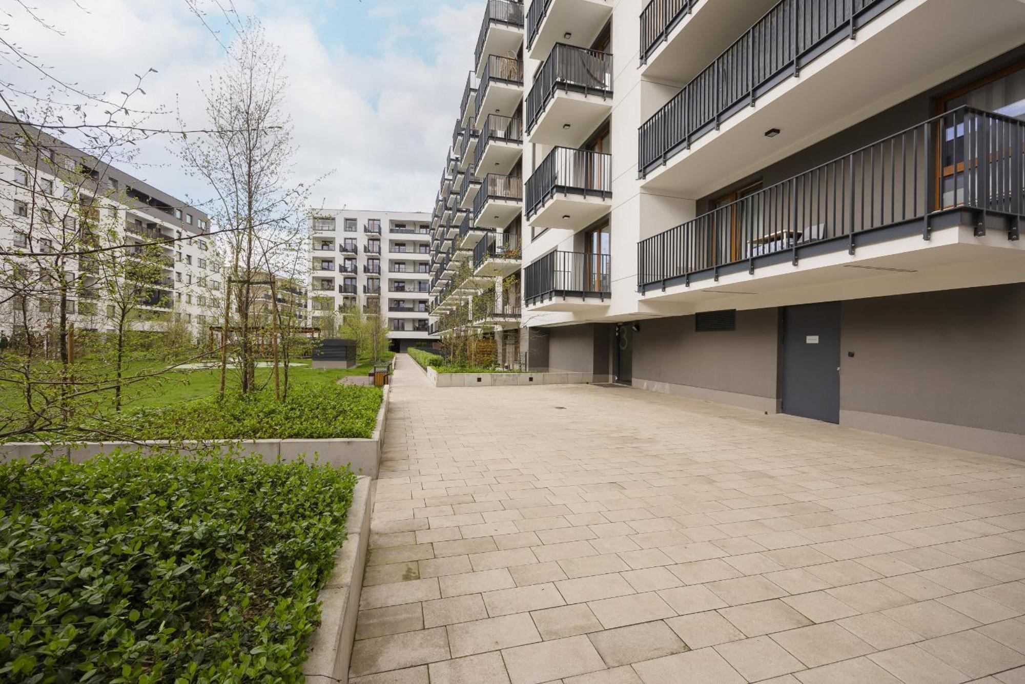 Apartment With Balcony & Parking In Warsaw By Noclegi Renters ภายนอก รูปภาพ